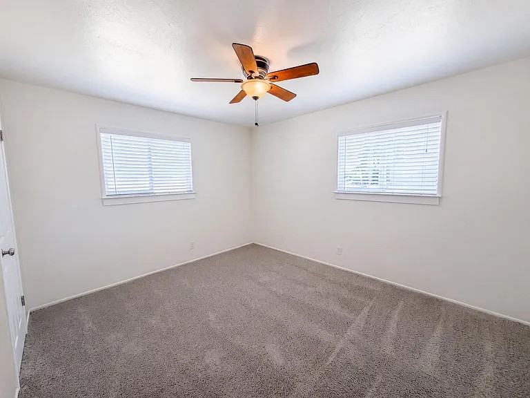 918 Harrison Avenue - Photo 3 of 10
