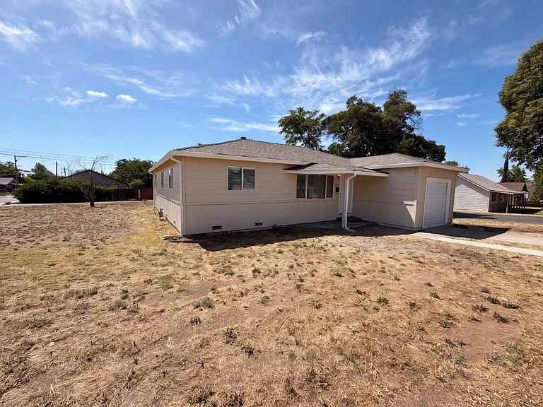 918 Harrison Avenue - Photo 4 of 10