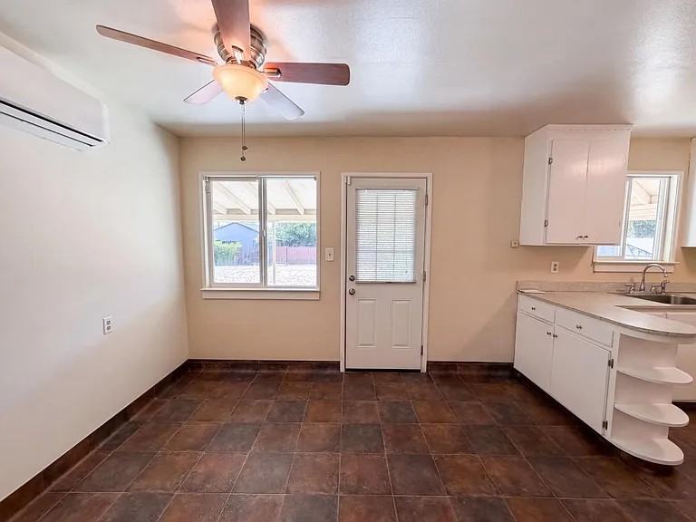 918 Harrison Avenue - Photo 7 of 10