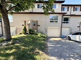 featured image of 1095 Mississaga St W