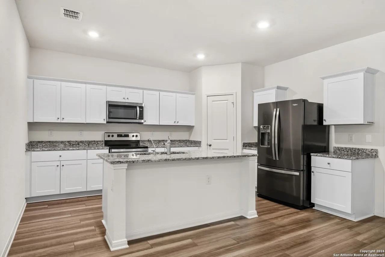 5442 Pearl Mdw - Photo 3 of 8