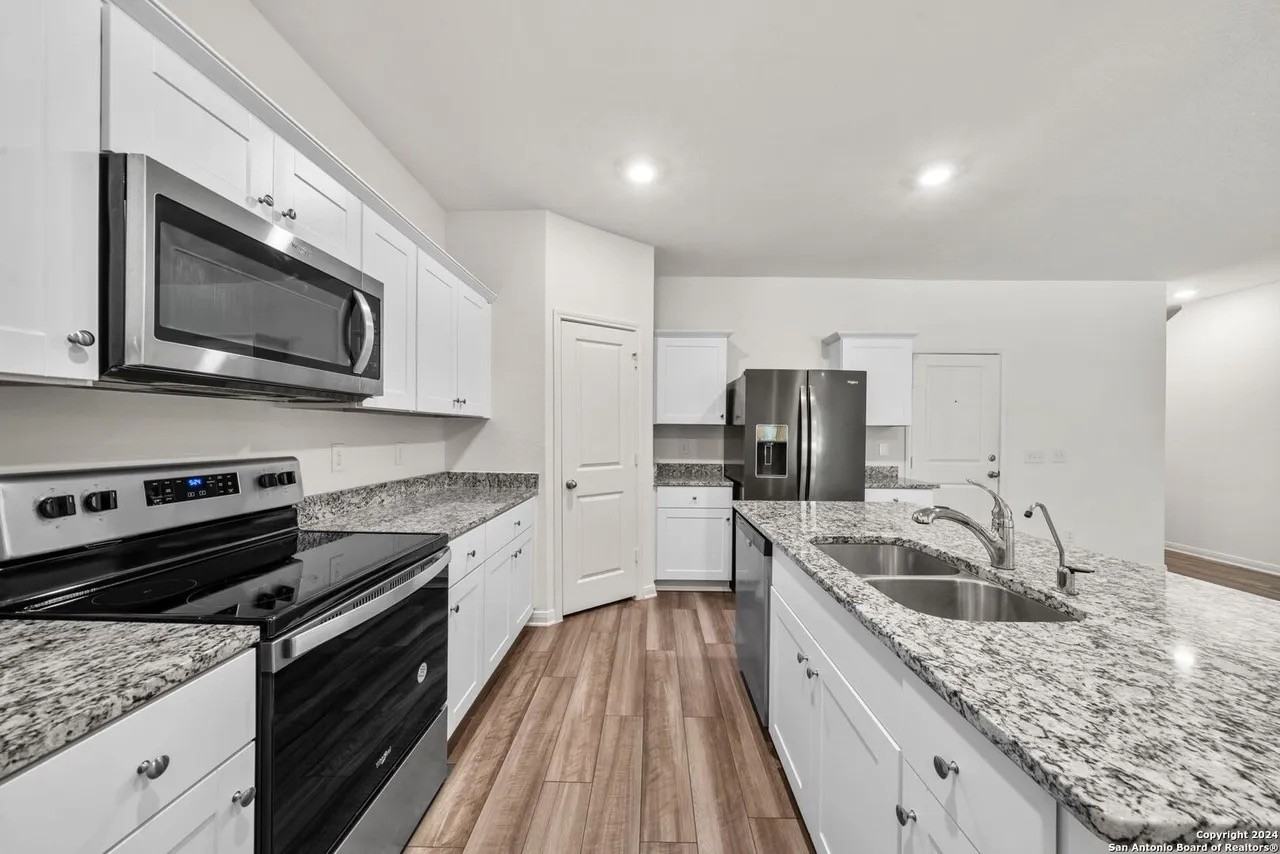 5442 Pearl Mdw - Photo 5 of 8