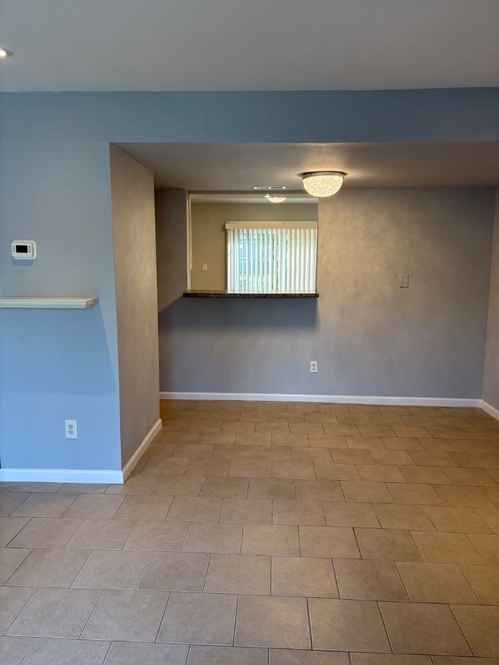 8 Medford Ct - Photo 2 of 11