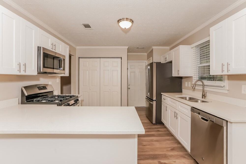 35 Riverside Ct - Photo 7 of 16