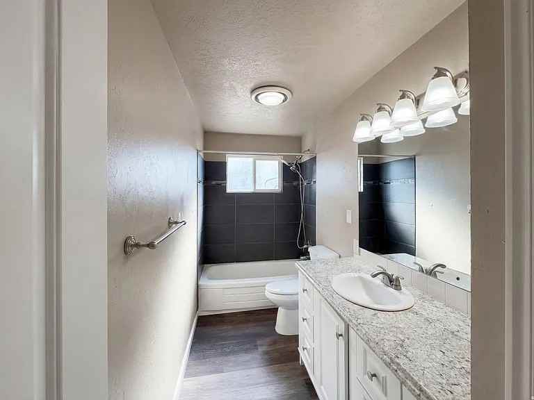 67 South 470 East Street - Photo 5 of 7
