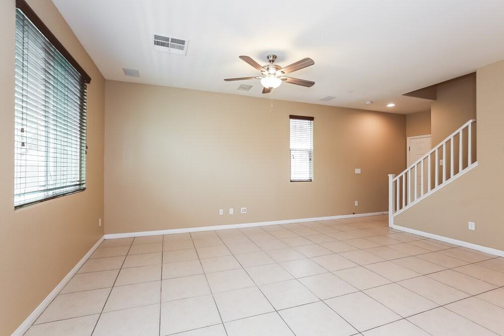 10549 Seasonable Dr - Photo 5 of 17