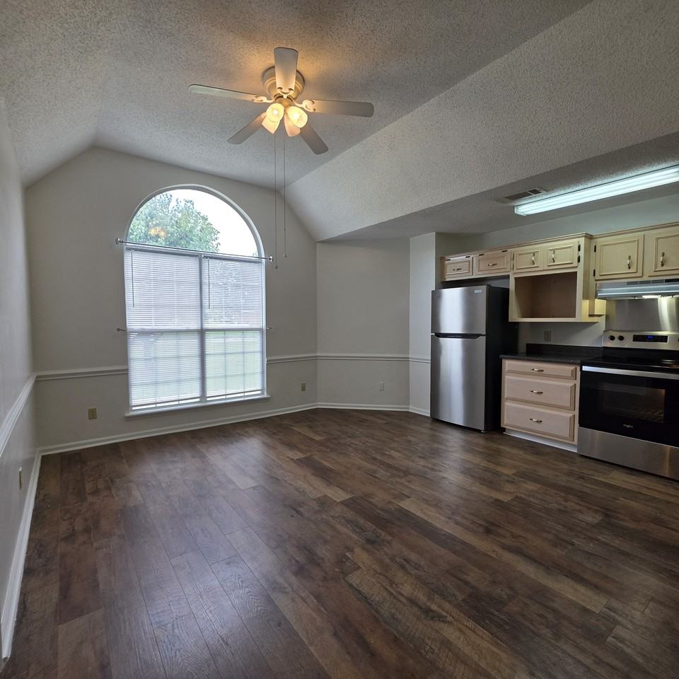 130 Paloma Dr #1 - Photo 3 of 16