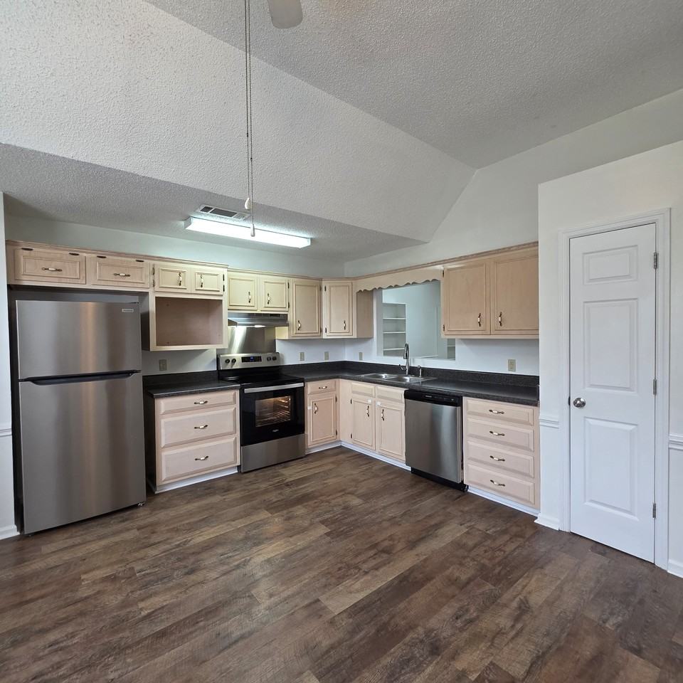 130 Paloma Dr #1 - Photo 4 of 16