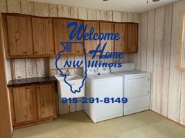 featured image of 200 W High St #1