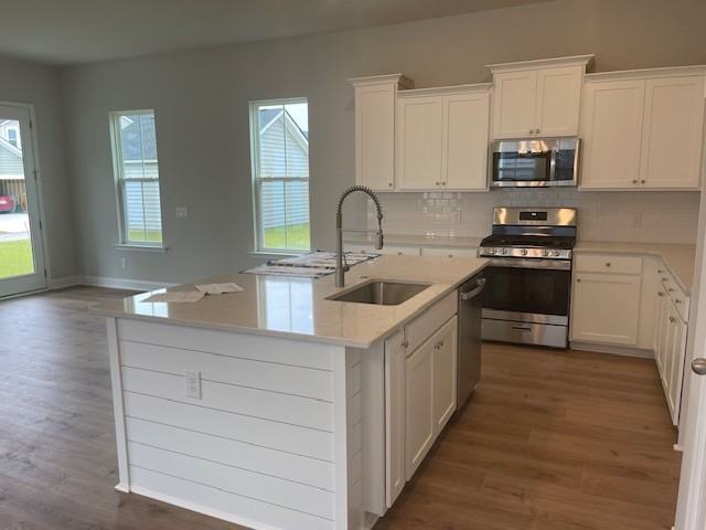 1931 Longhorn Ln - Photo 2 of 13