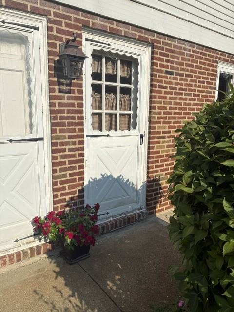 315 E Kenilworth Ave #2 - Photo 2 of 50