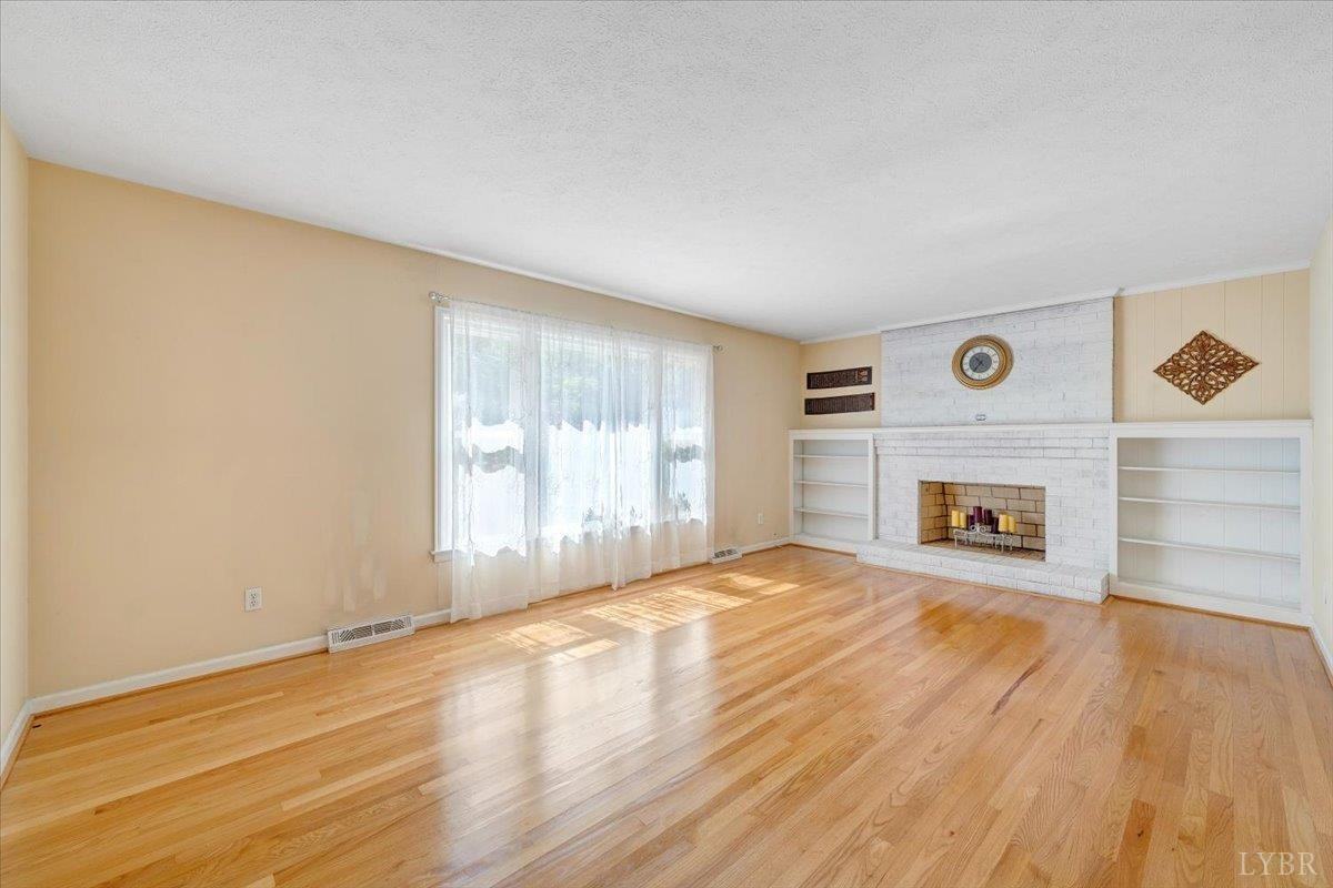 405 Oakland Cir #1 - Photo 5 of 35