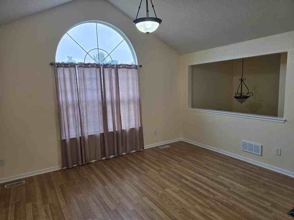 11500 N Wallace Ave - Photo 2 of 14