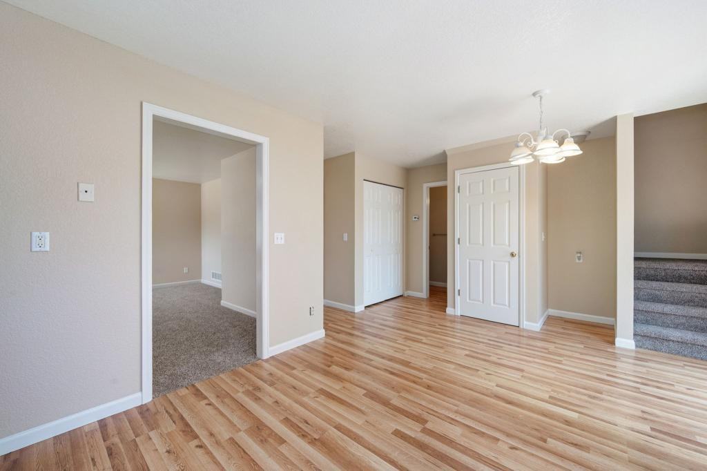 698 Eagle Dr - Photo 6 of 20