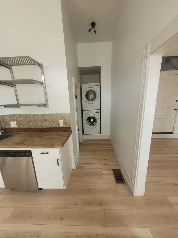 901 Isabella St Apt 1 - Photo 2 of 11