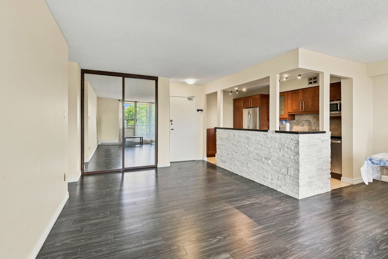 1964 Main Street West #1107 - Photo 3 of 44