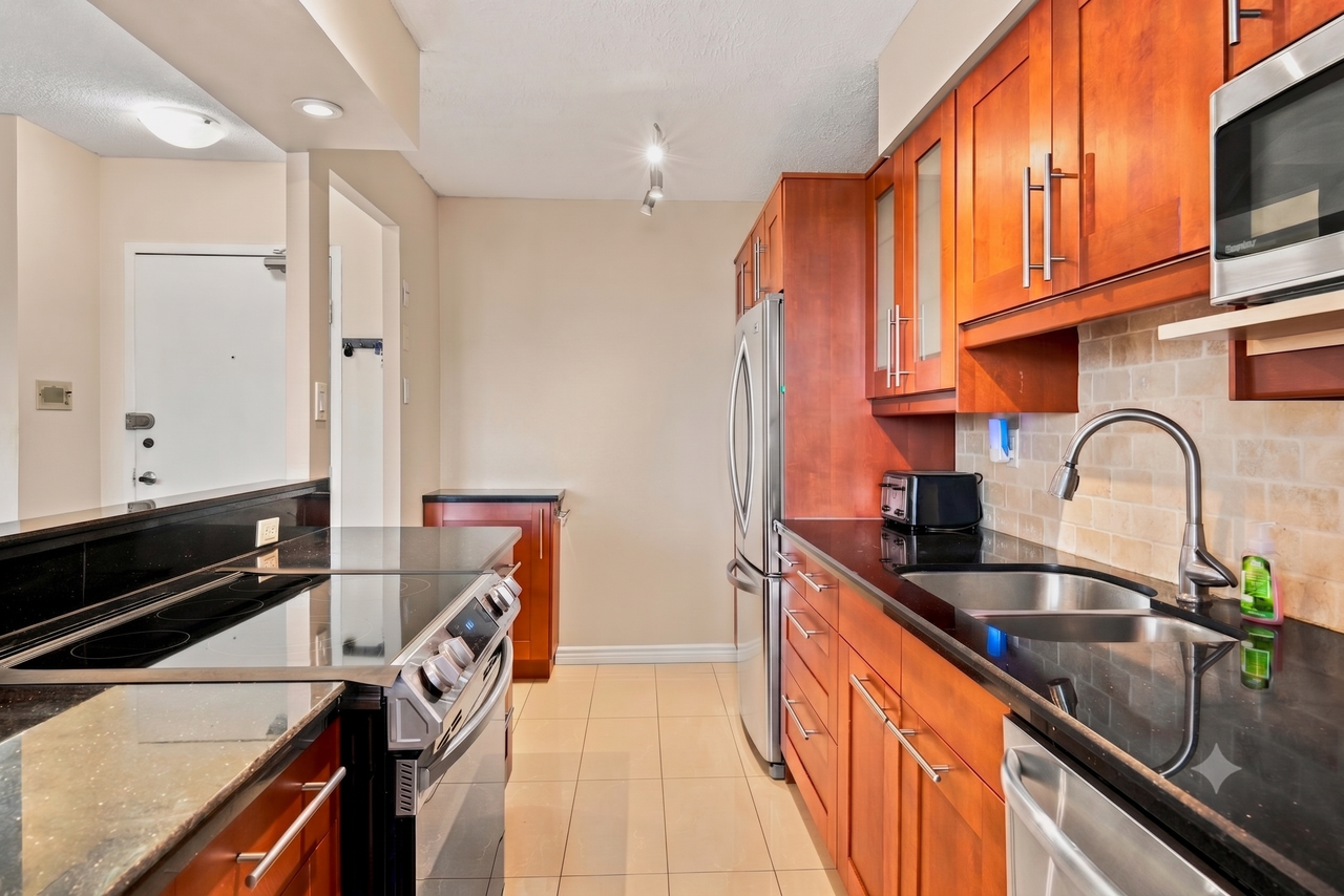1964 Main Street West #1107 - Photo 5 of 44