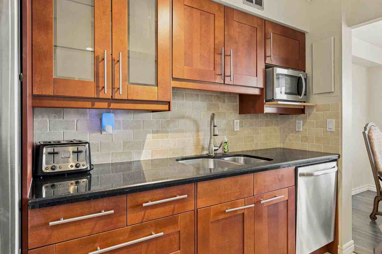 1964 Main Street West #1107 - Photo 4 of 44