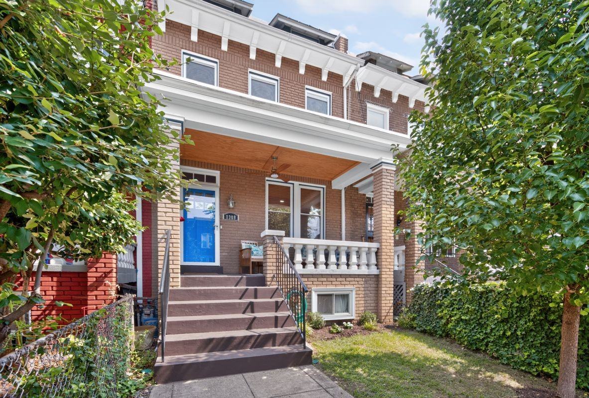 1308 F St Ne - Photo 2 of 25