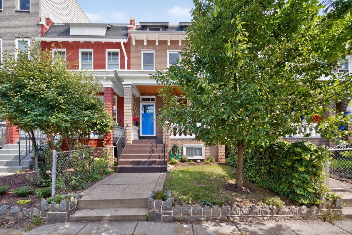 1308 F St Ne - Photo 3 of 25