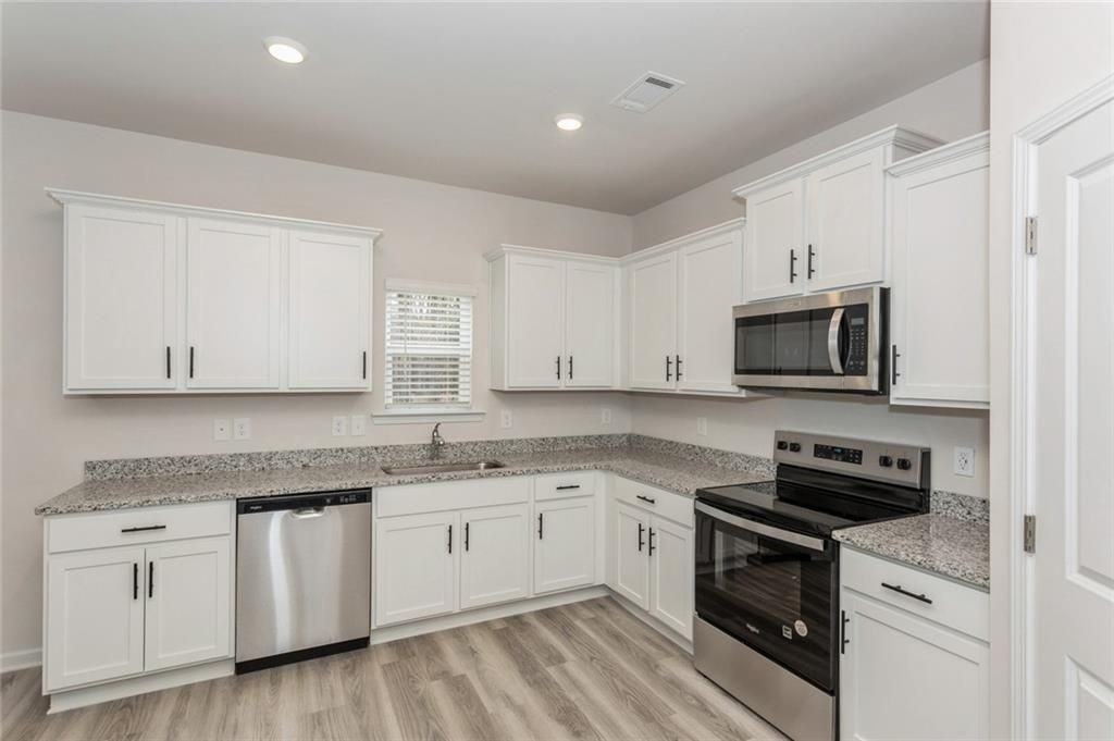 668 Mackenzie Cv - Photo 5 of 33