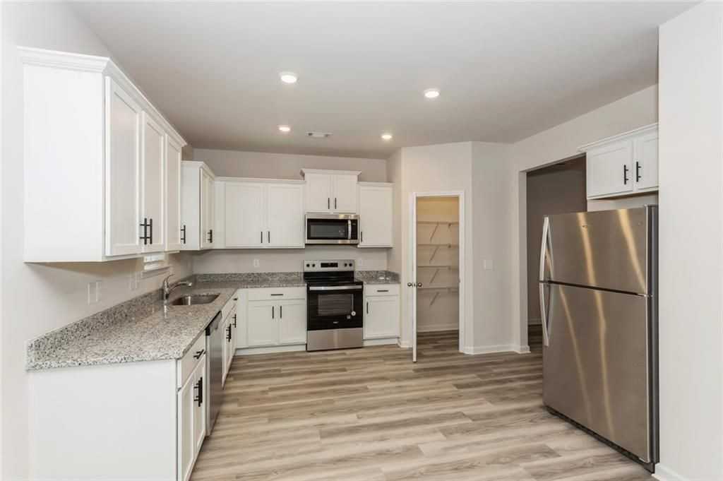 668 Mackenzie Cv - Photo 6 of 33