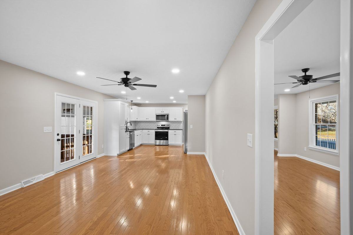 215 Hill St - Photo 4 of 50