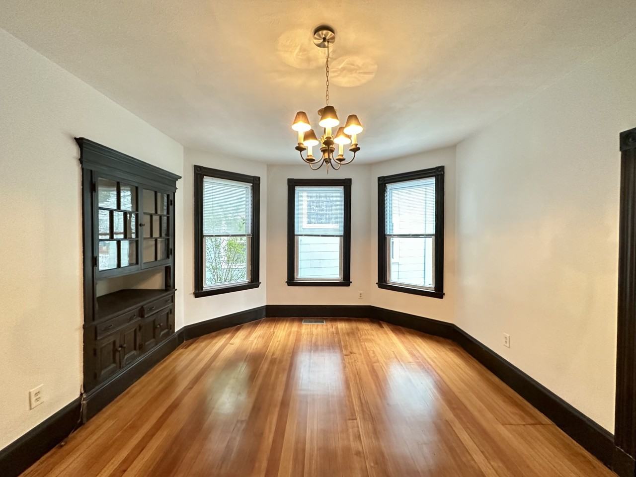 35 Waldeck St #1 - Photo 6 of 29