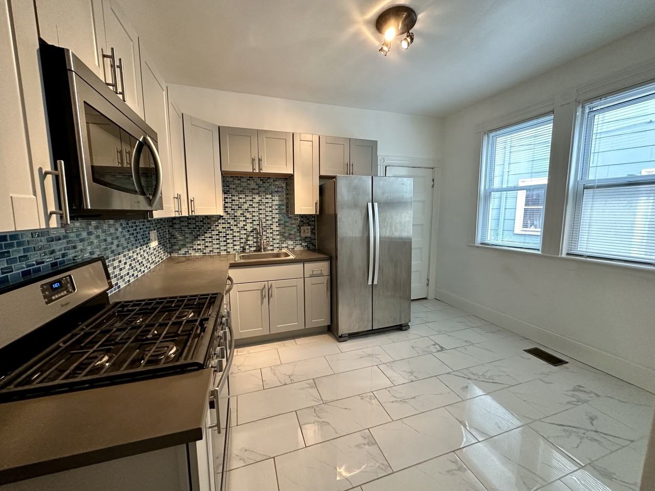 35 Waldeck St #1 - Photo 7 of 29