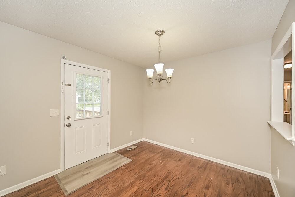 581 Woodcrest Dr - Photo 6 of 16