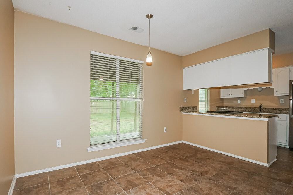 6635 Dunbarton Dr - Photo 6 of 16