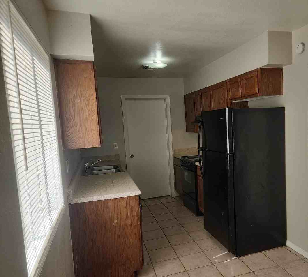 147 W Inglewood St Apt 2 - Photo 5 of 14
