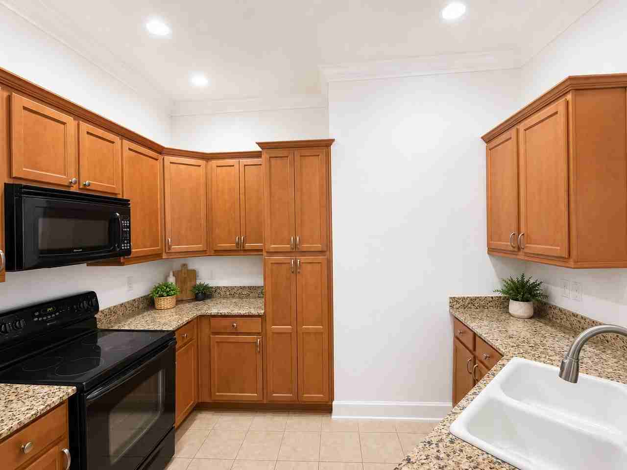 3210 W Horatio St - Photo 3 of 12