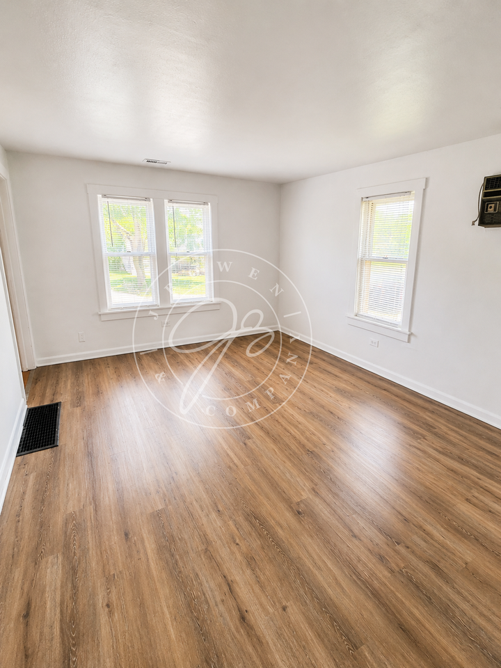 823 Custer Dr - Photo 3 of 12