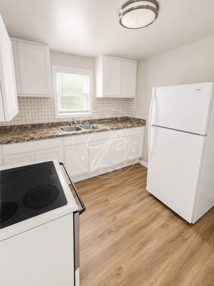 823 Custer Dr - Photo 4 of 12