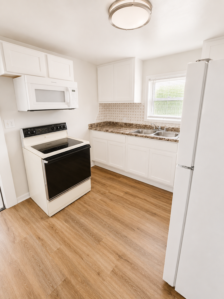 823 Custer Dr - Photo 5 of 12