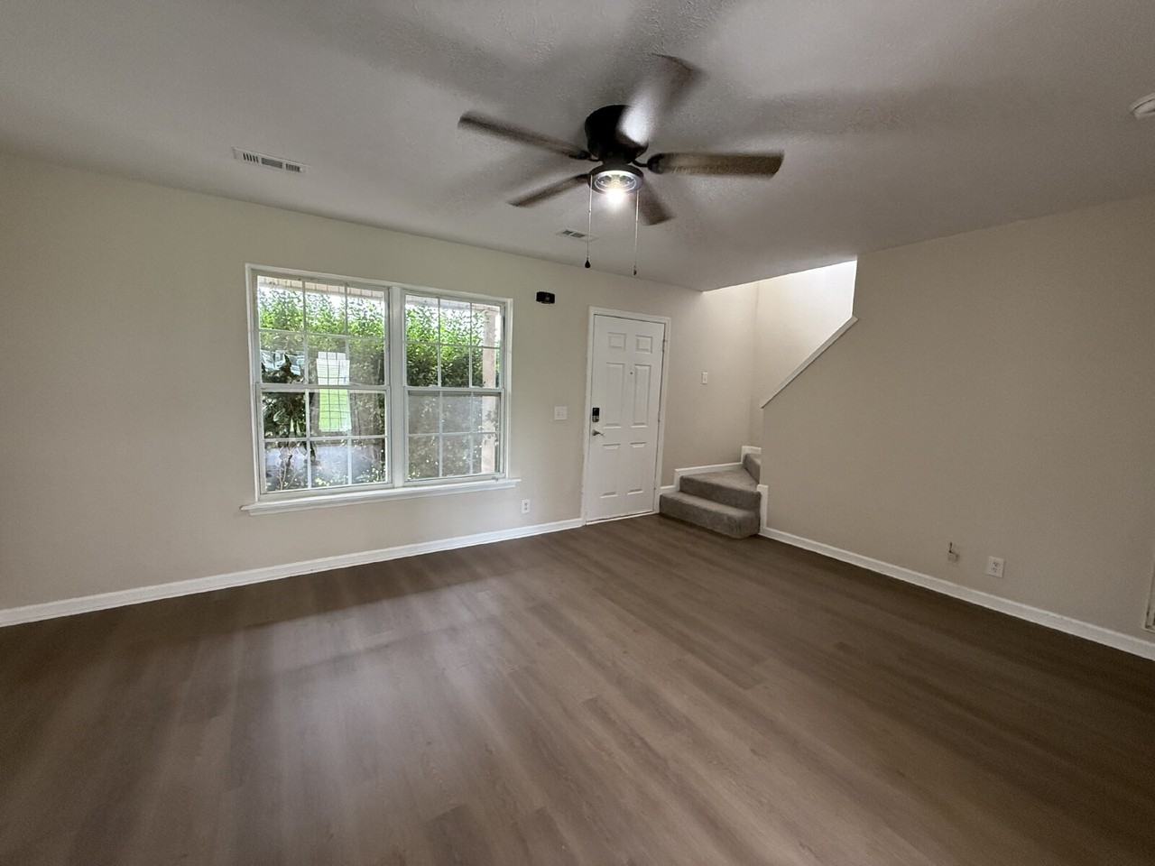 1240 Shannon Ln - Photo 5 of 21