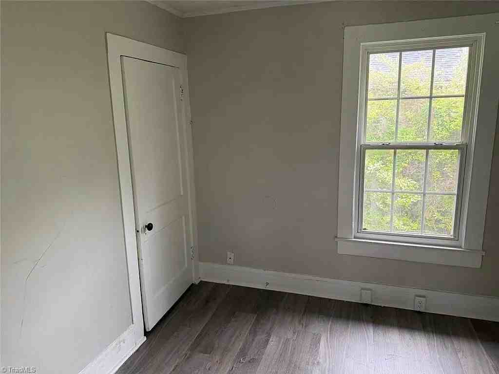 4224 Ogburn Ave - Photo 6 of 18