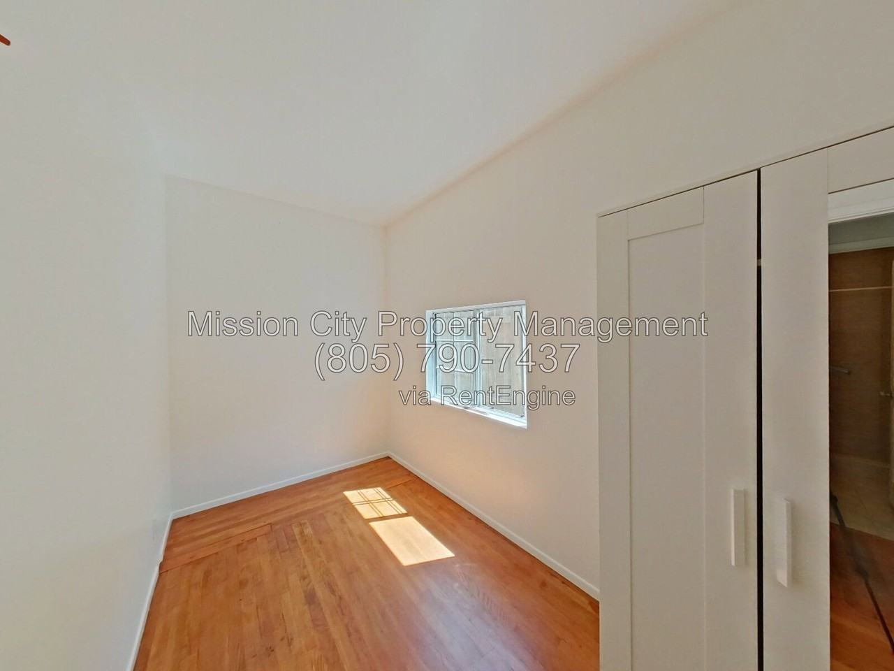 418 E Sola St - Photo 4 of 8