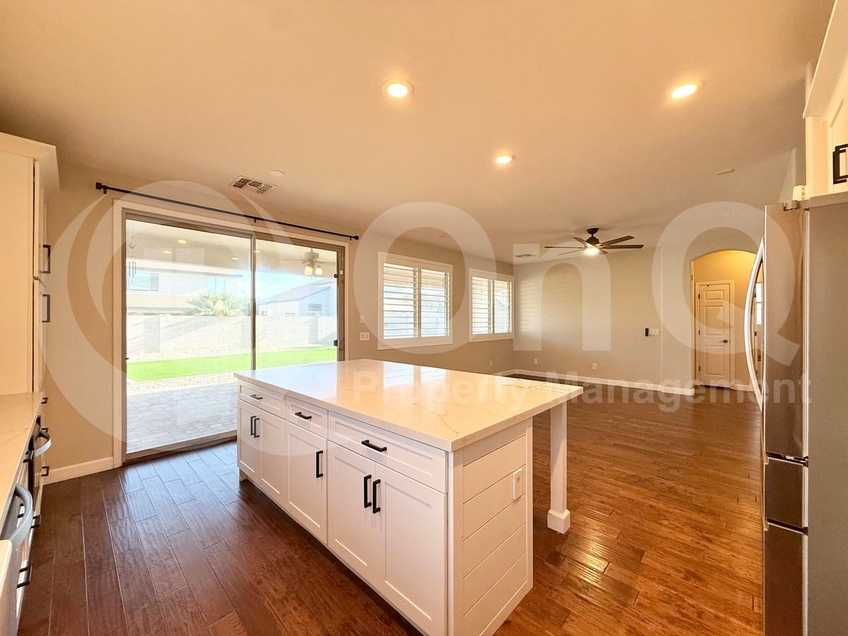 14581 W Banff Ln - Photo 5 of 34