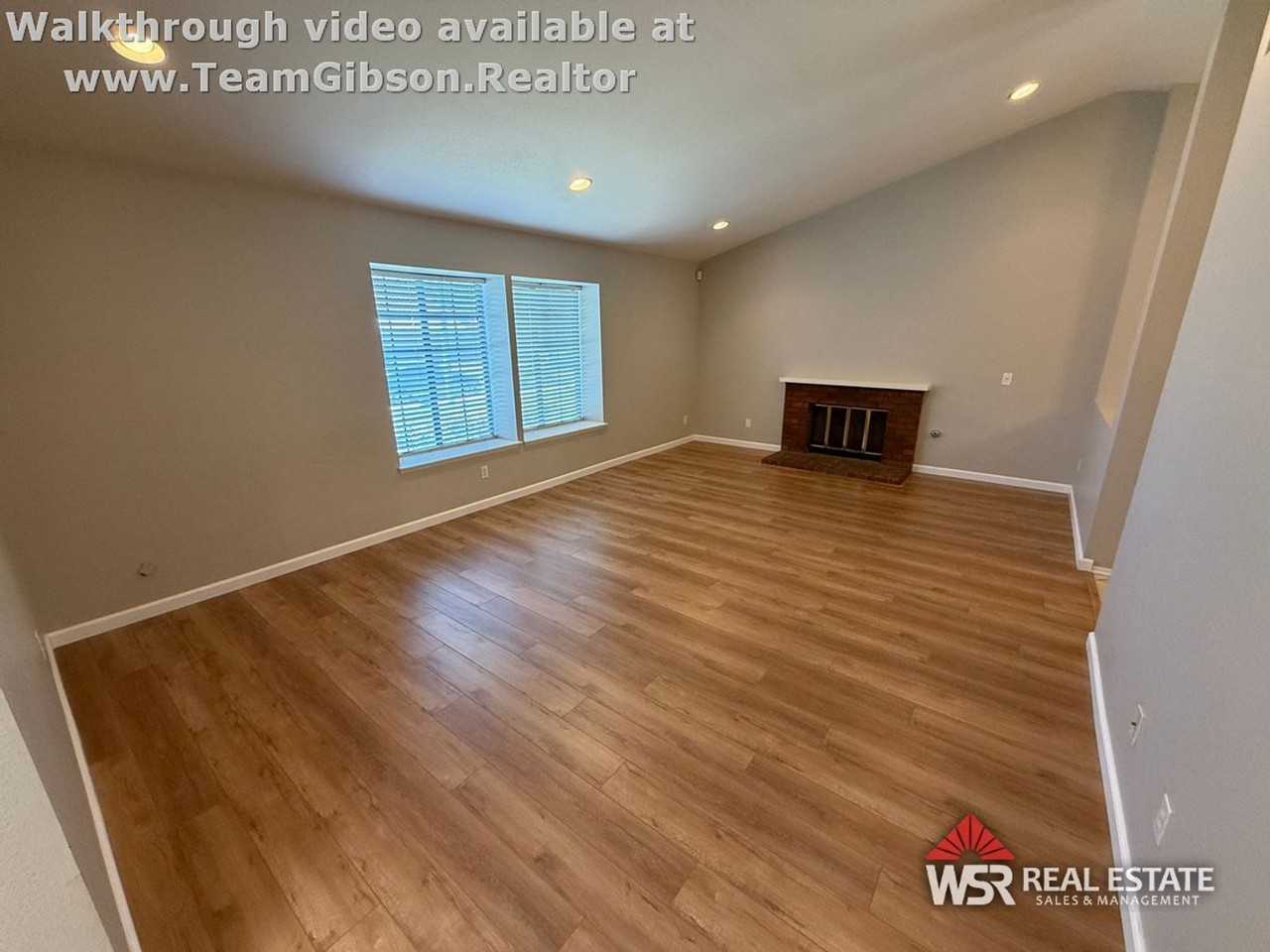 13584 Searson Dr - Photo 3 of 27