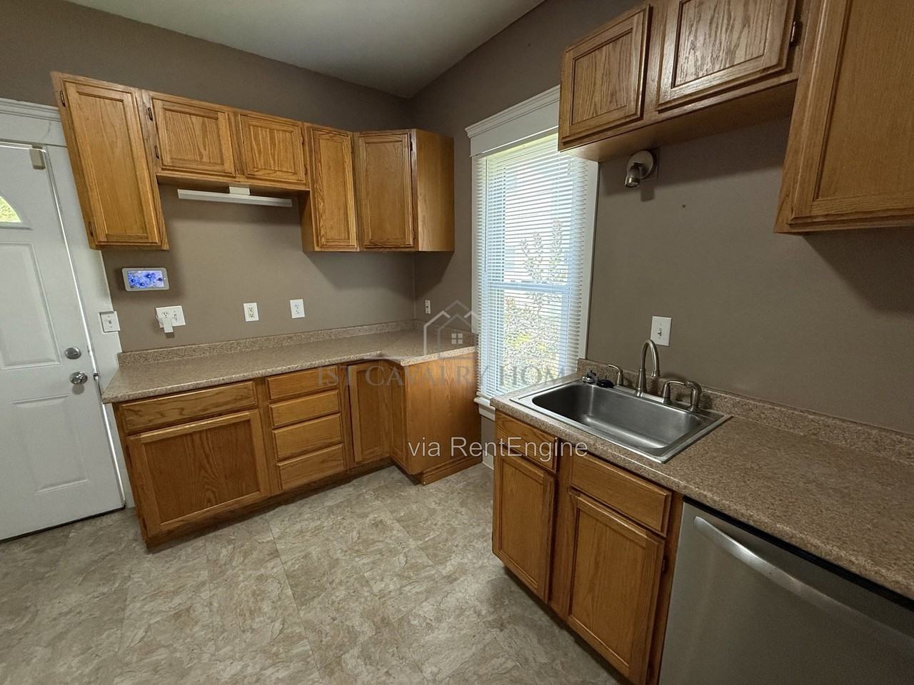 42 Paris Ave - Photo 2 of 16