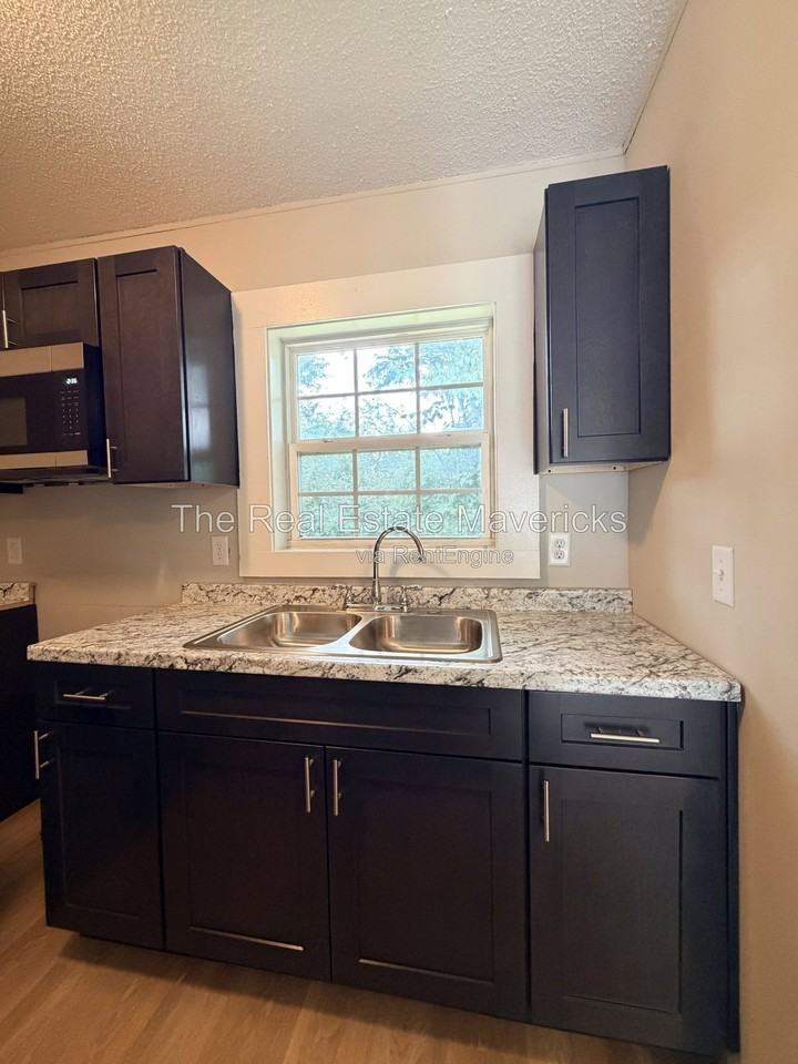 65 Trinity Rd #9 - Photo 5 of 12