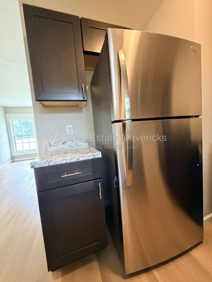 65 Trinity Rd #9 - Photo 6 of 12