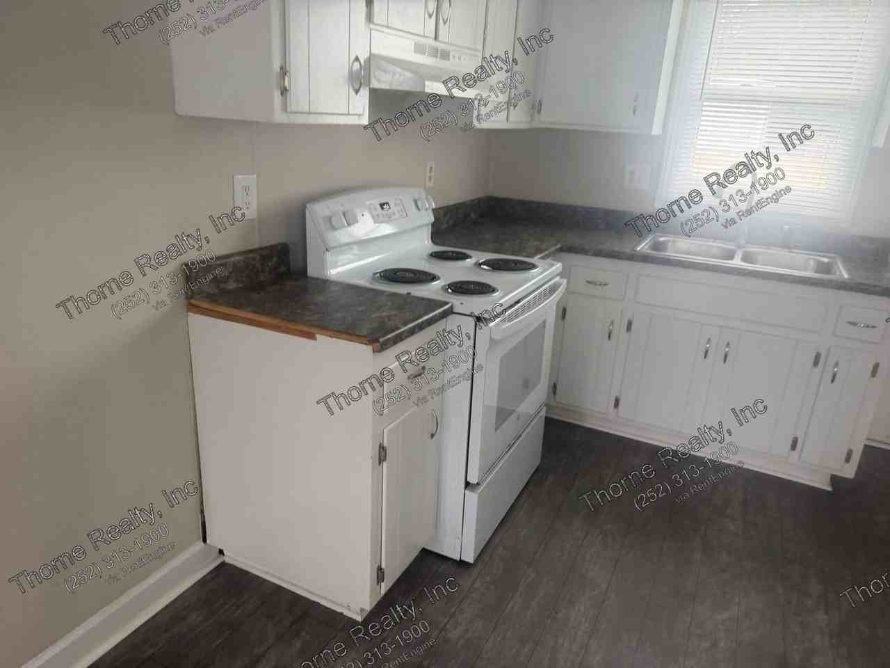 1418 Davis St - Photo 2 of 6