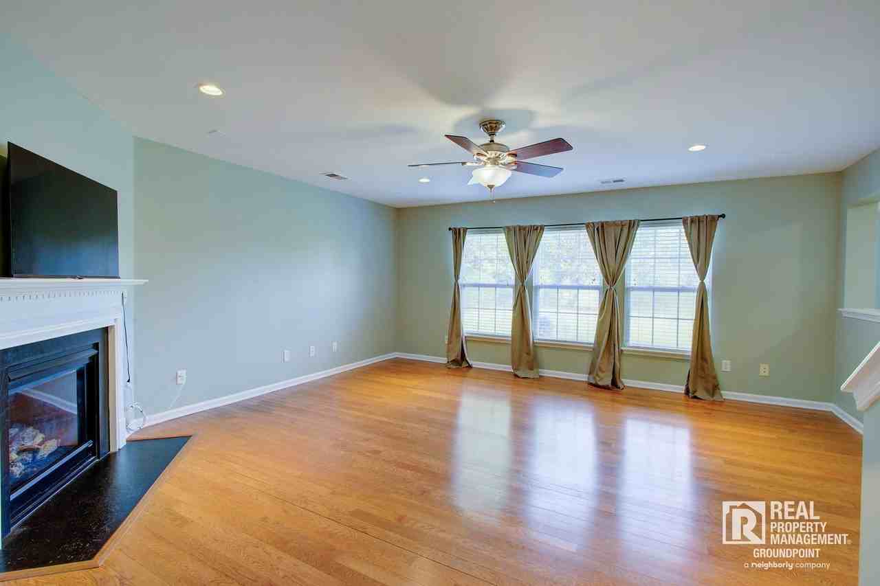 130 Decatur Dr - Photo 4 of 30