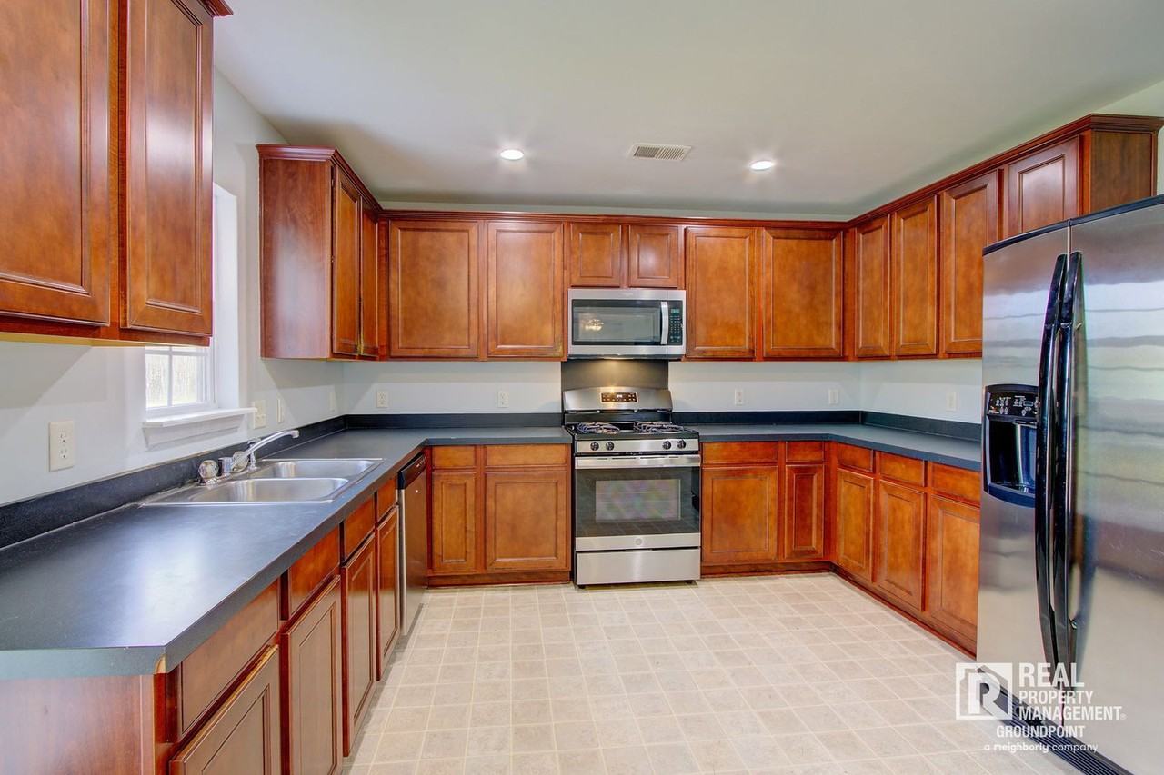 130 Decatur Dr - Photo 7 of 30