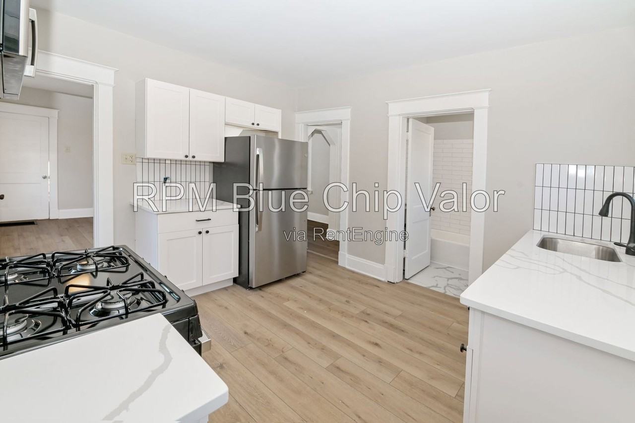 5214 Warren Ave #1 - Photo 3 of 22
