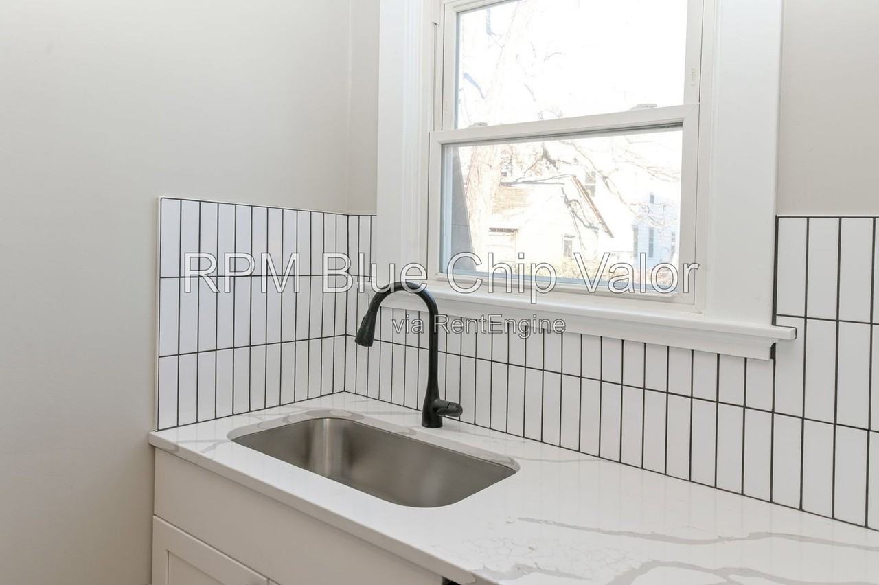 5214 Warren Ave #1 - Photo 5 of 22