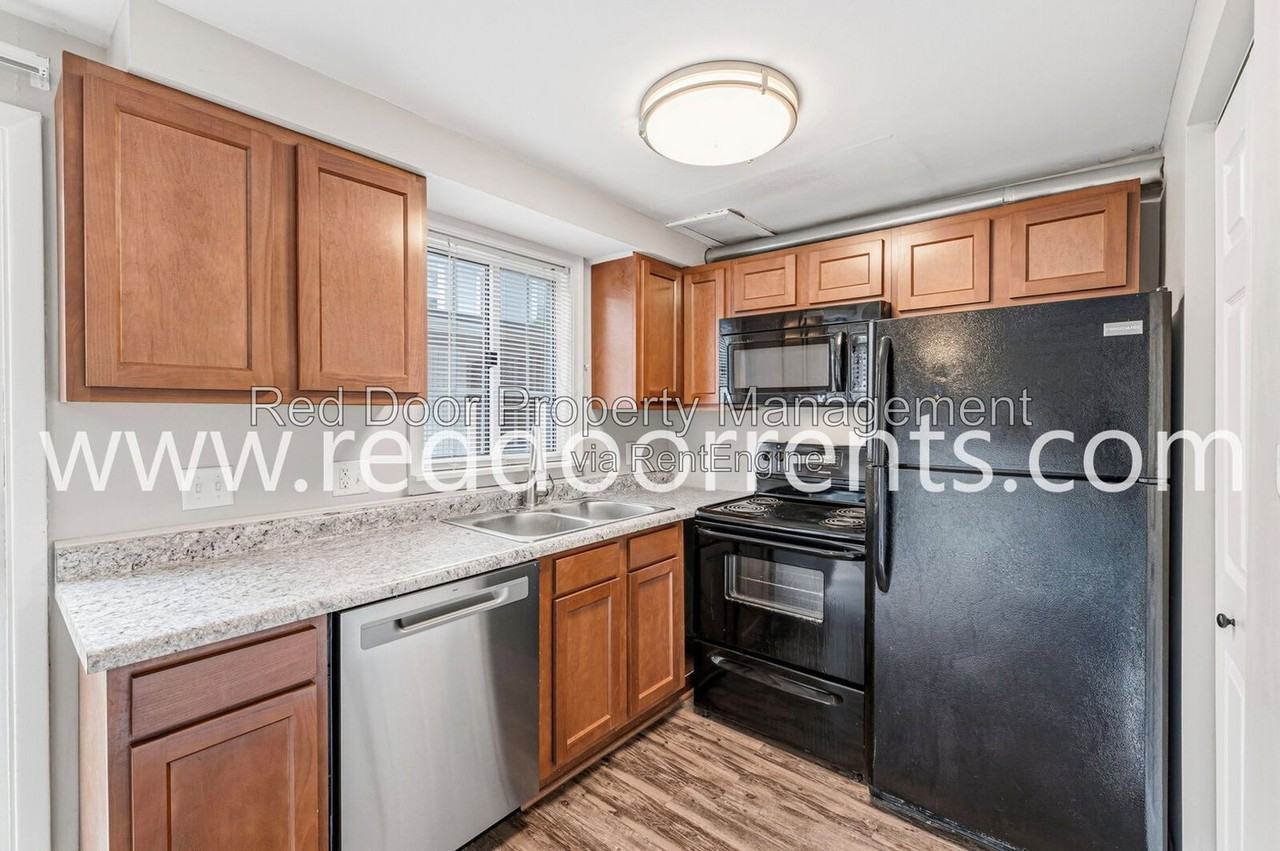 335 1st Ave Nw #3 - Photo 6 of 28